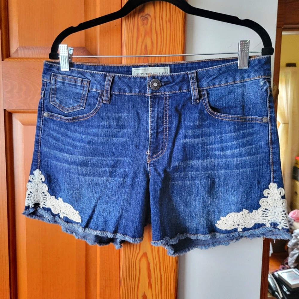 NWOT Bit & Bridle Blue Denim Shorts W/ Lace Detail 10 W/ Minor Flaw